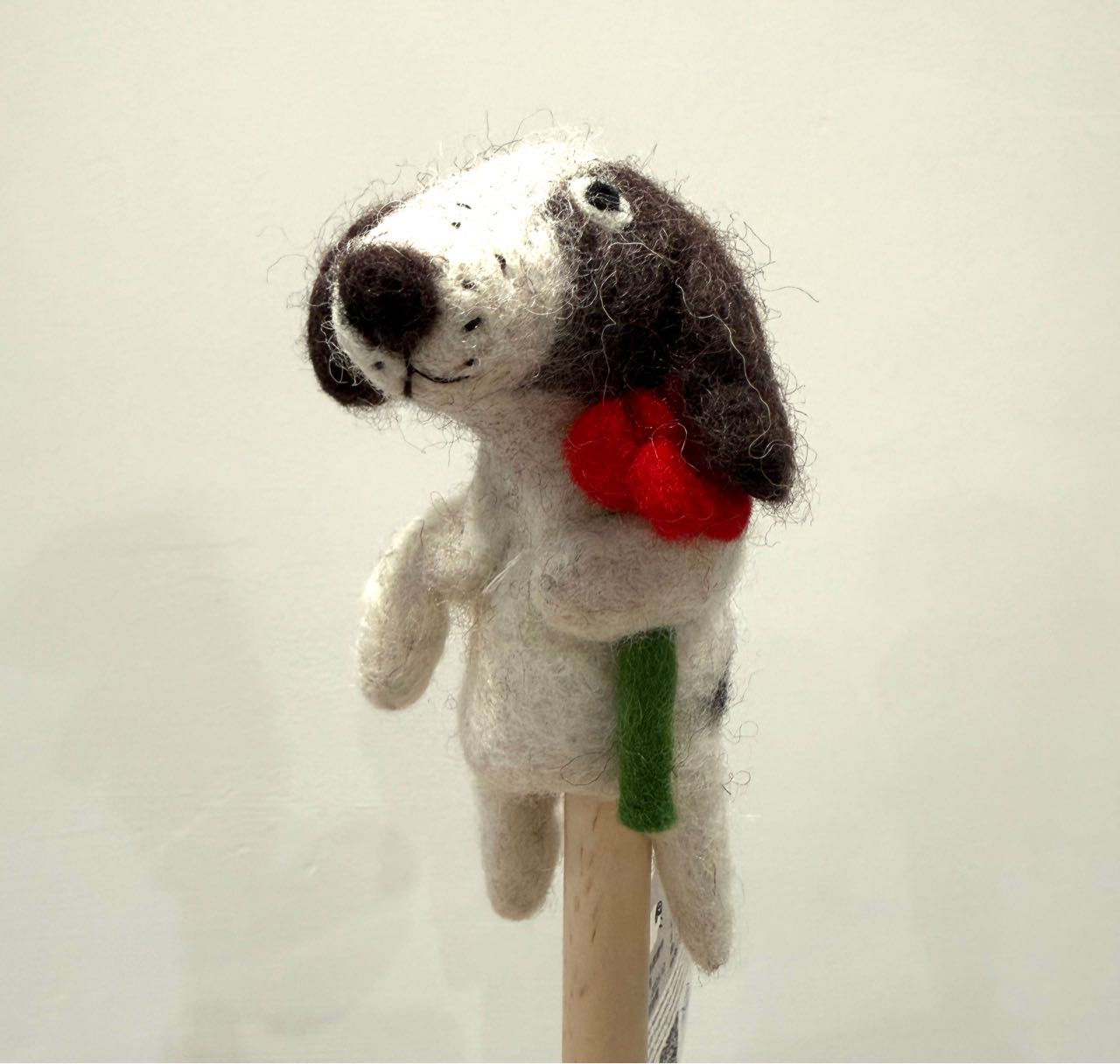 Finger Puppet-German Shorthair with Flower